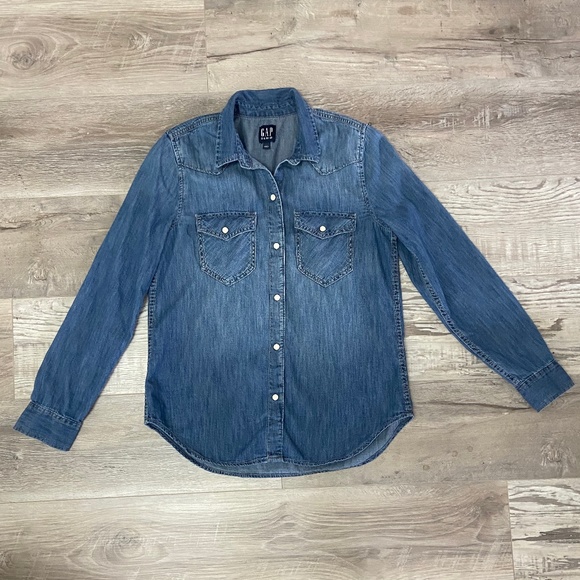 NEW Gap Denim Button Front Shirt - Picture 2 of 5